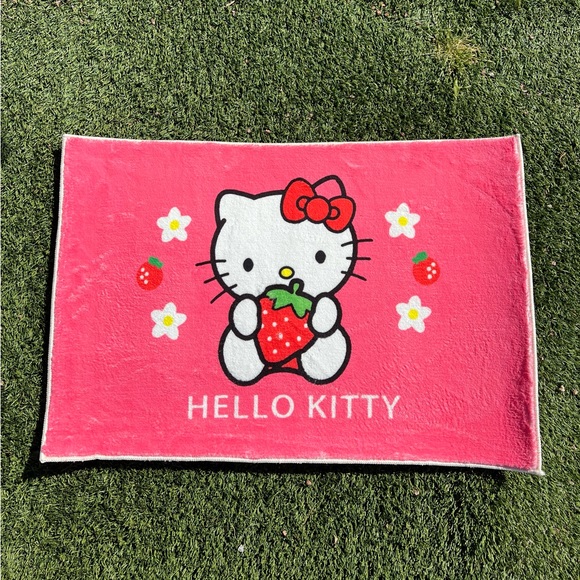 Hello Kitty Soft Material Rug 3 Feet x 2 Feet - Picture 1 of 1